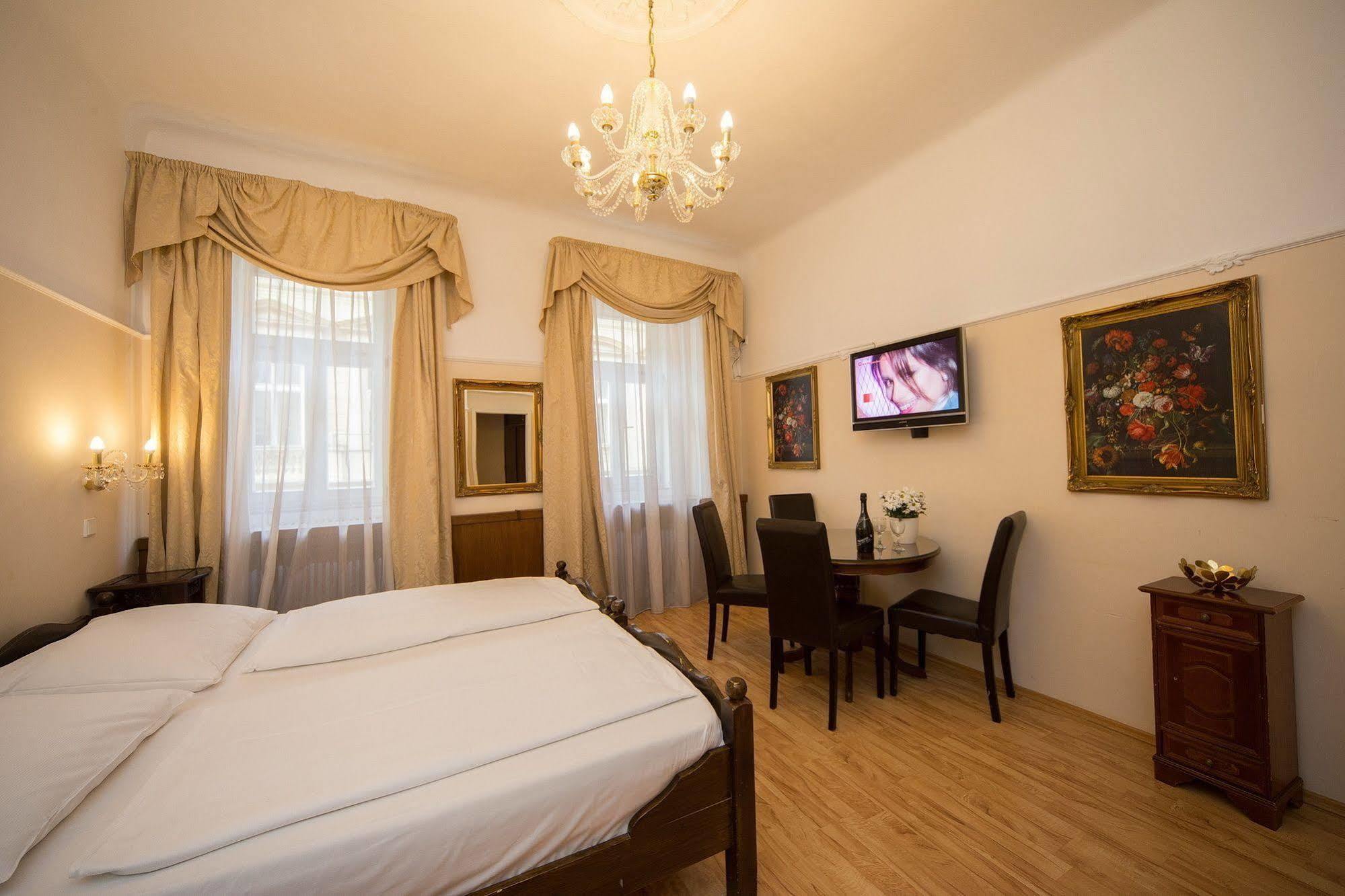 Hotel Donatello Prag Dış mekan fotoğraf