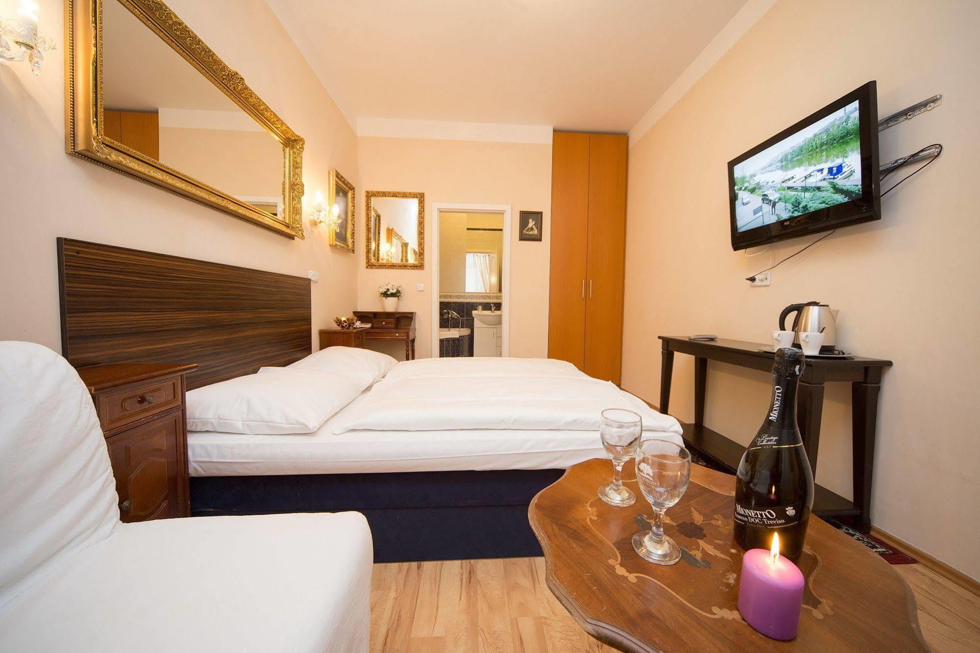 Hotel Donatello Prag Dış mekan fotoğraf